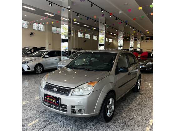 FORD FIESTA 1.0 MPI HATCH 8V FLEX 4P MANUAL FORD FIESTA 1.0 MPI HATCH 8V FLEX 4P MANUAL